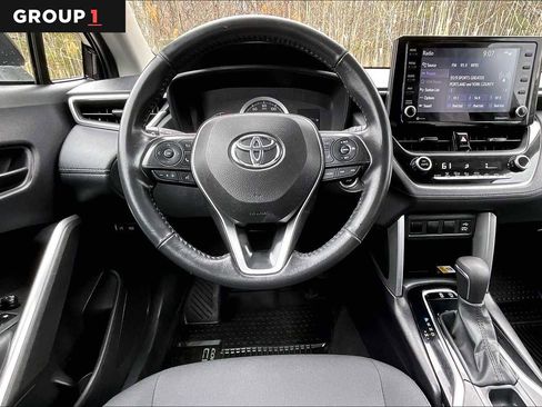 Certified 2022 Toyota Corolla Cross LE w/ Black Badges Package (TMS) AWD/4WD image 6