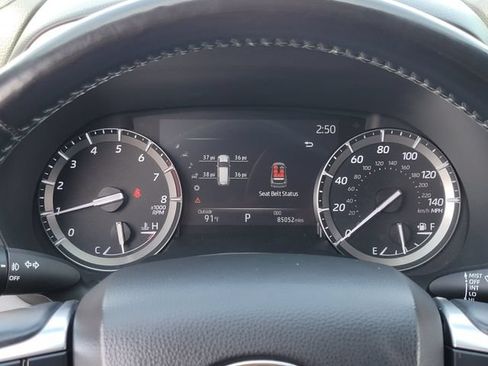 Used 2021 Toyota Highlander XLE FWD image 9