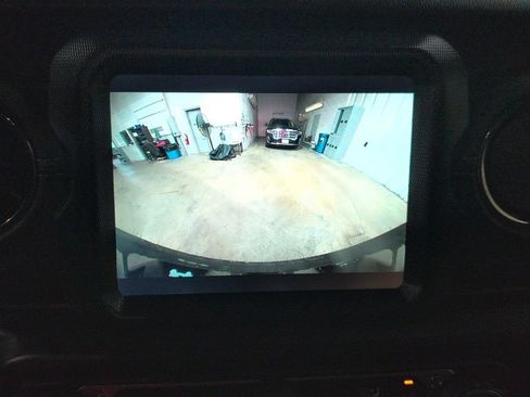 Used 2021 Jeep Wrangler Unlimited Sahara AWD/4WD image 13
