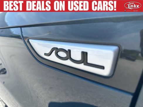 Used 2017 Kia Soul + FWD image 41