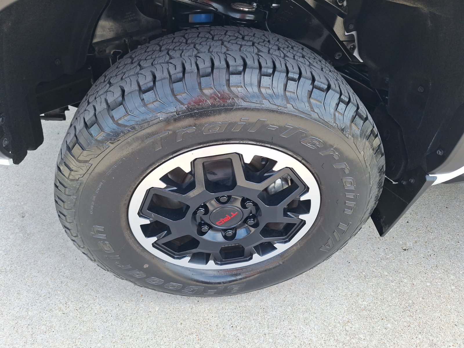 Used 2024 Toyota Tacoma TRD Off-Road AWD/4WD image 11