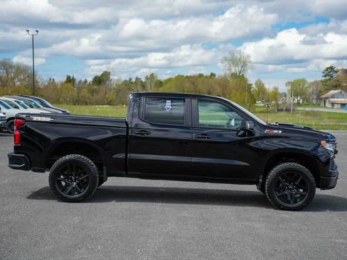 Used 2024 Chevrolet Silverado 1500 LT Trail Boss w/ LT Trail Boss Premium Package AWD/4WD image 4