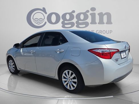 Used 2016 Toyota Corolla LE FWD image 3