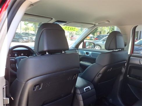 Used 2025 Hyundai Santa Fe SEL image 18