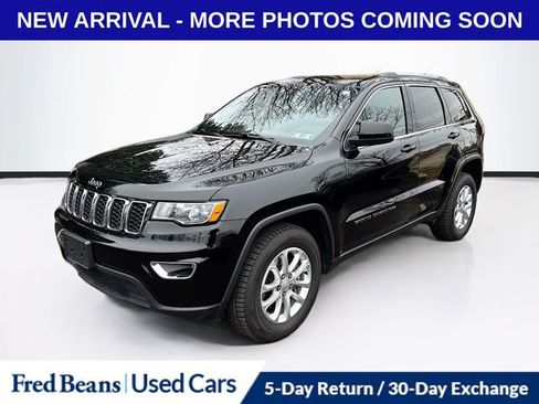 Used 2021 Jeep Grand Cherokee Laredo image 3