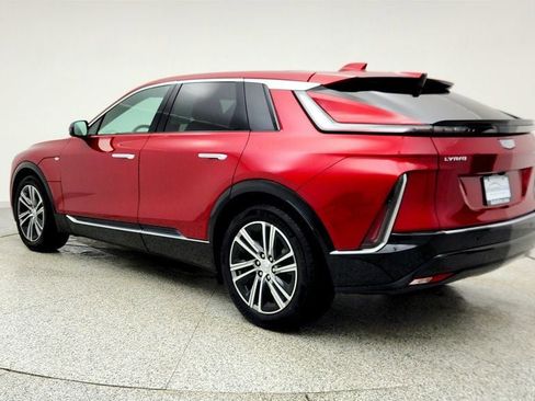 Used 2024 Cadillac Lyriq Luxury image 7