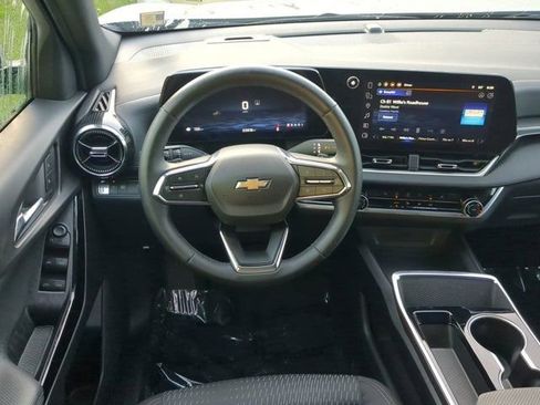Used 2025 Chevrolet Equinox LT FWD image 15