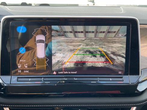 Used 2024 Volkswagen Atlas SE image 34