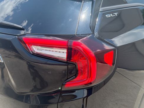Used 2024 GMC Terrain SLT FWD image 27