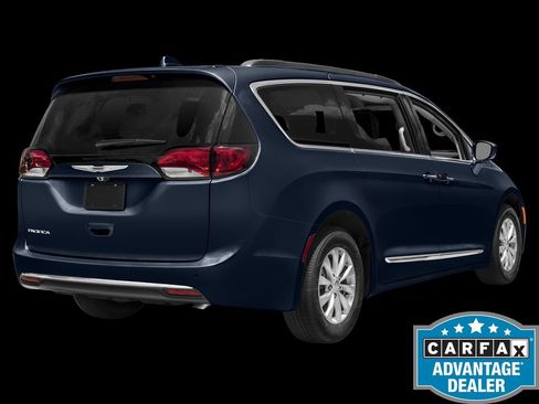 Used 2019 Chrysler Pacifica Touring Plus w/ S Appearance Package image 2