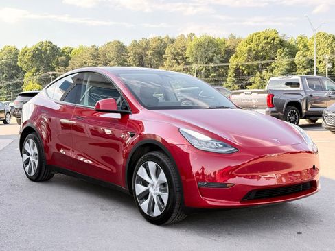 Used 2023 Tesla Model Y Long Range AWD/4WD image 4
