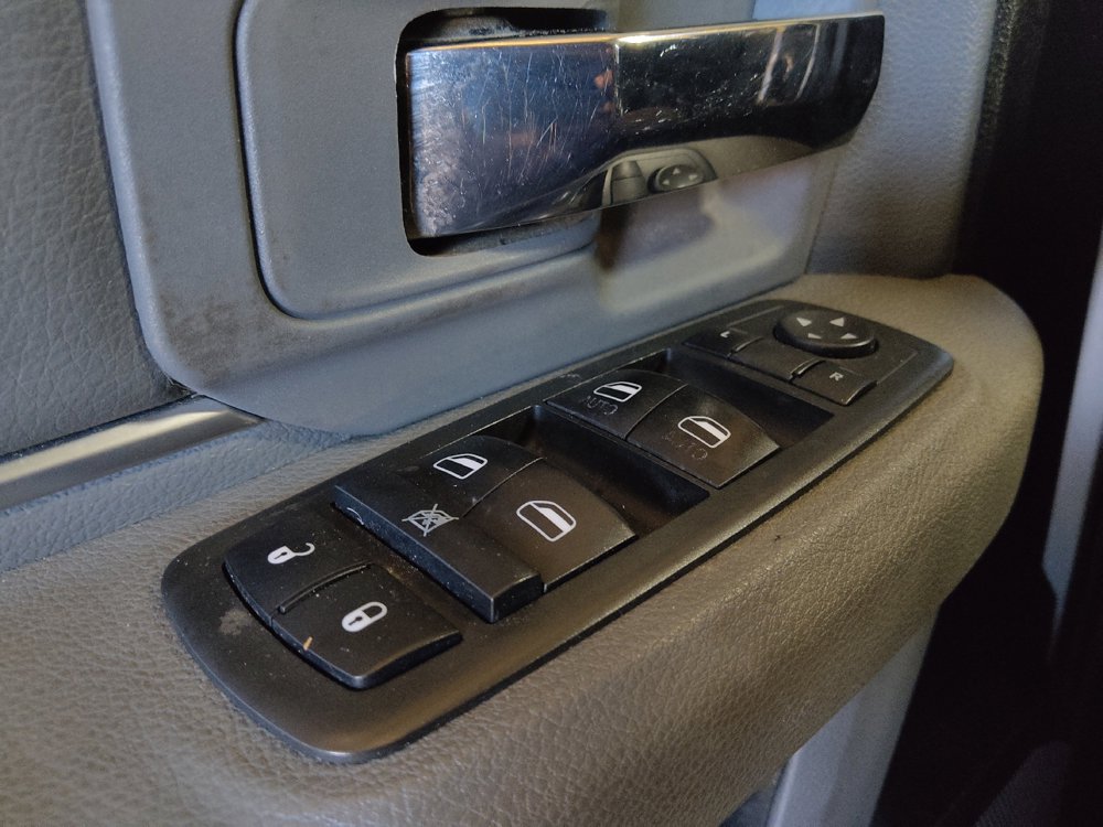 Used 2019 RAM 1500 Classic SLT AWD/4WD image 27