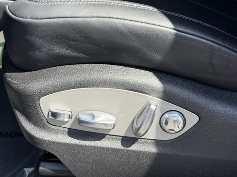 Certified 2024 Porsche Macan AWD/4WD image 24
