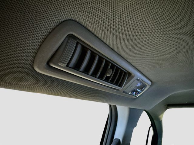 Used 2023 Toyota Sienna XLE w/ XLE Plus Package FWD image 27