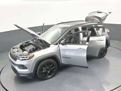Used 2022 Jeep Compass Latitude FWD image 59