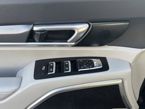 Used 2020 Kia Telluride S w/ S 8 Passenger Seating Package image 11