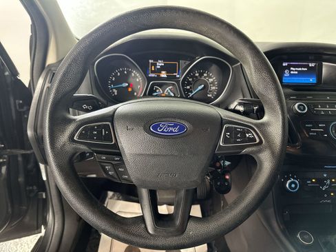 Used 2017 Ford Focus SE w/ Interior Protection Package image 18