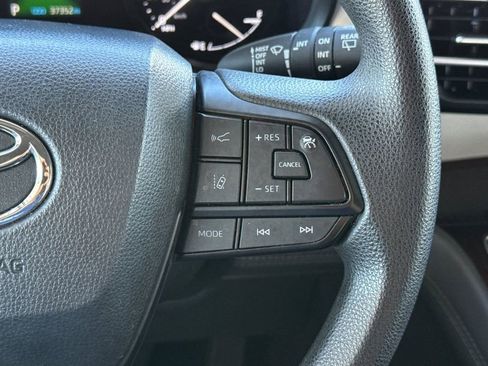 Used 2024 Toyota Sienna LE image 35