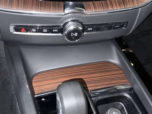 Used 2024 Volvo XC60 B5 Plus w/ Climate Package AWD/4WD image 25