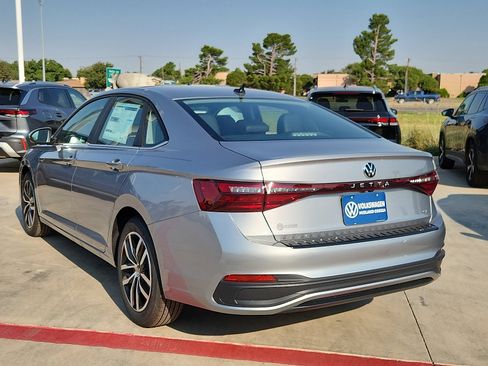 New 2025 Volkswagen Jetta SE image 5