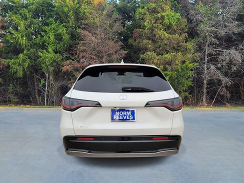 Used 2023 Honda HR-V EX-L image 18