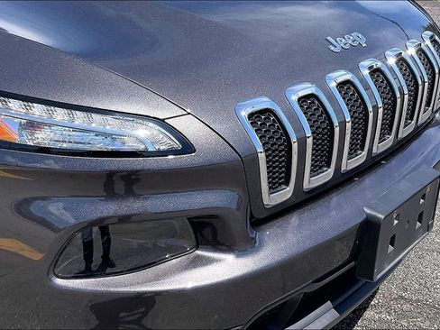 Used 2017 Jeep Cherokee Latitude w/ Safety/Convenience Group AWD/4WD image 34
