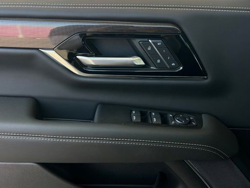 New 2026 GMC Yukon Elevation AWD/4WD image 9
