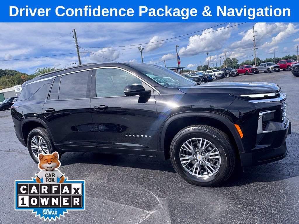 Used 2026 Chevrolet Traverse LT w/ Driver Confidence Package AWD/4WD image 1