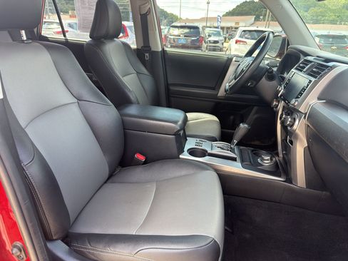 Used 2021 Toyota 4Runner SR5 Premium w/ Moonroof Package AWD/4WD image 14