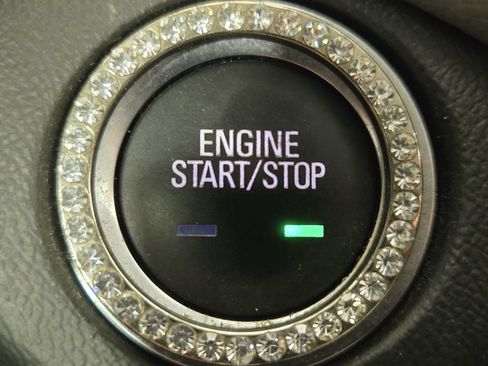 Used 2022 Chevrolet Equinox LS w/ LS Convenience Package FWD image 21
