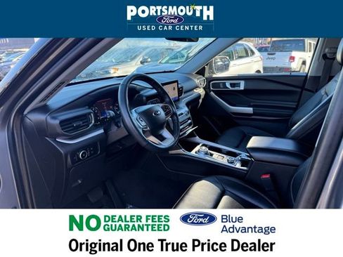 Used 2023 Ford Explorer XLT w/ Equipment Group 202A image 4