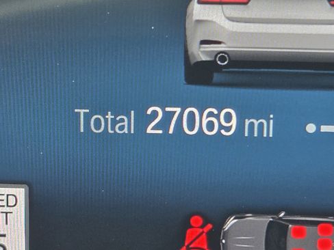 Used 2024 BMW 330i Sedan w/ Premium Package image 33