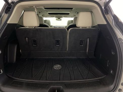 Used 2019 Buick Enclave Essence image 12