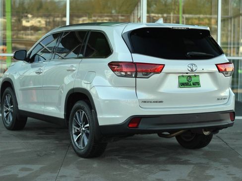 Used 2019 Toyota Highlander XLE image 5