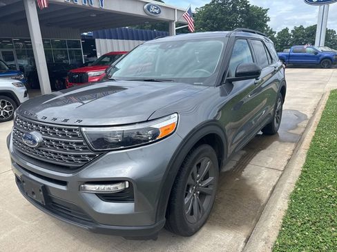 Used 2023 Ford Explorer XLT w/ Equipment Group 202A AWD/4WD image 1