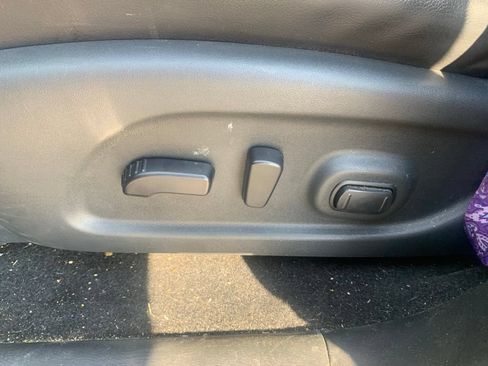 Used 2017 Nissan Pathfinder Platinum FWD image 17