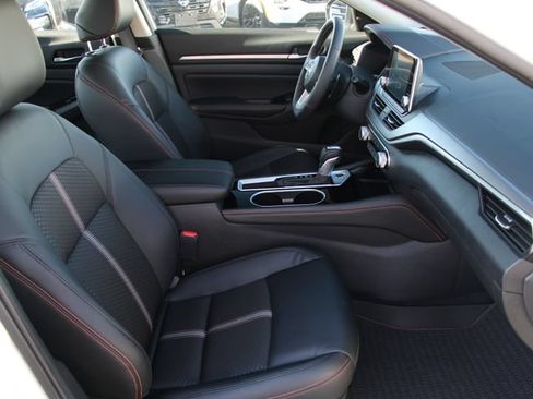 Certified 2025 Nissan Altima 2.5 SR FWD image 30