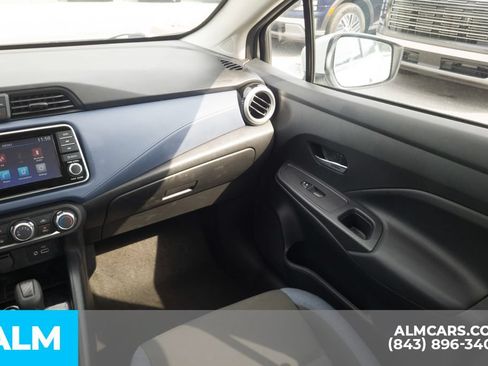 Used 2024 Nissan Versa SV FWD image 17