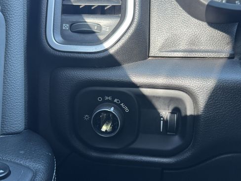 Used 2021 RAM 3500 Big Horn image 34