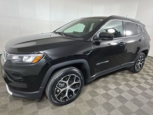 Used 2024 Jeep Compass Limited w/ Sun and Sound Group AWD/4WD image 7