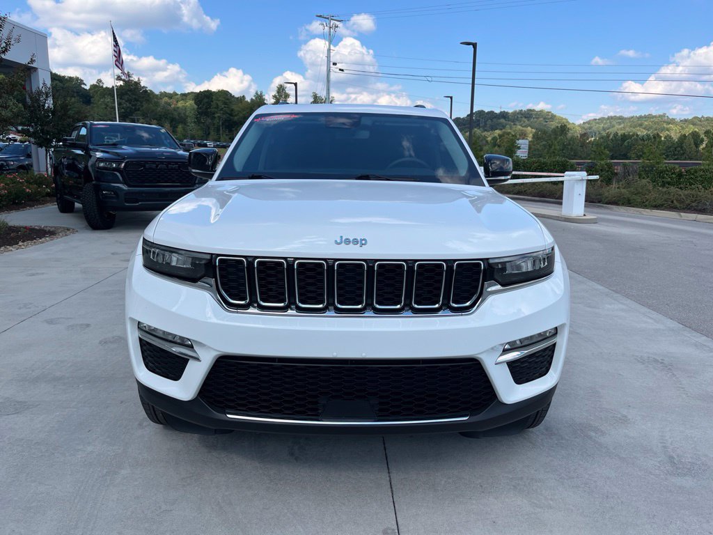 Used 2023 Jeep Grand Cherokee Limited AWD/4WD image 32