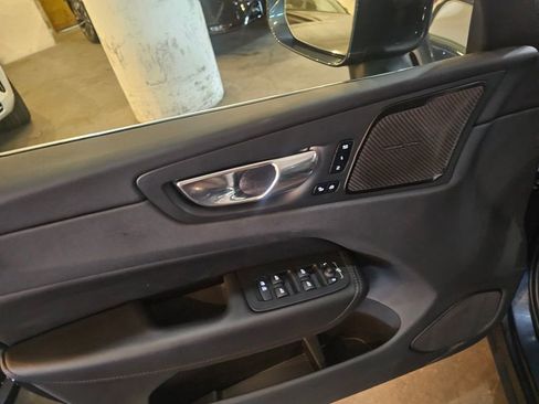 Certified 2023 Volvo XC60 B5 Plus AWD/4WD image 19