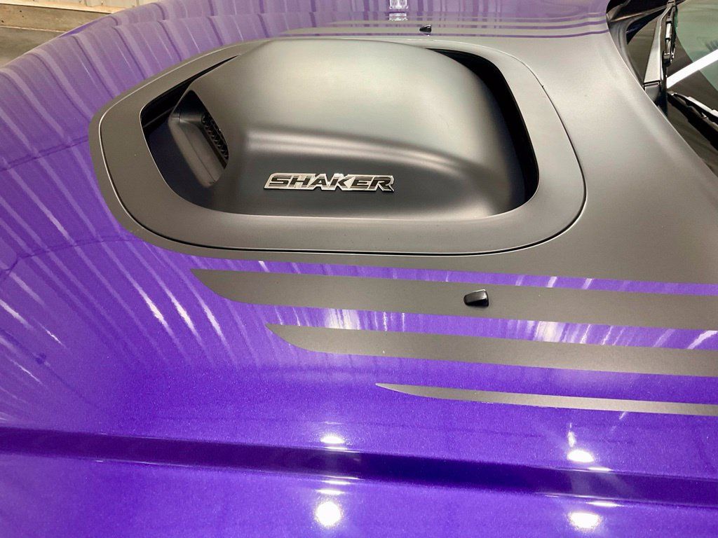 Used 2014 Dodge Challenger R/T RWD image 9