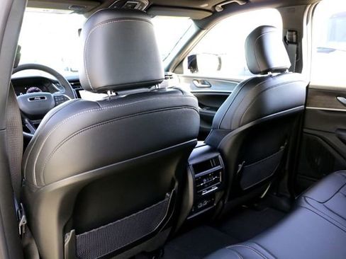 New 2025 Jeep Grand Cherokee Limited AWD/4WD image 17