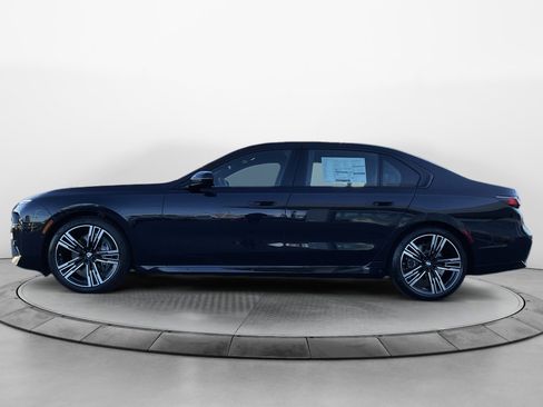 Certified 2023 BMW 740i image 4