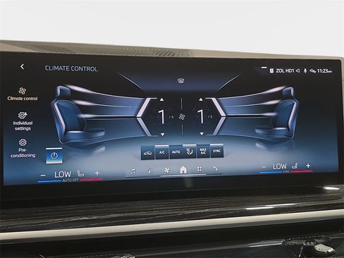 Certified 2026 BMW X5 xDrive50e w/ M Sport Package image 20