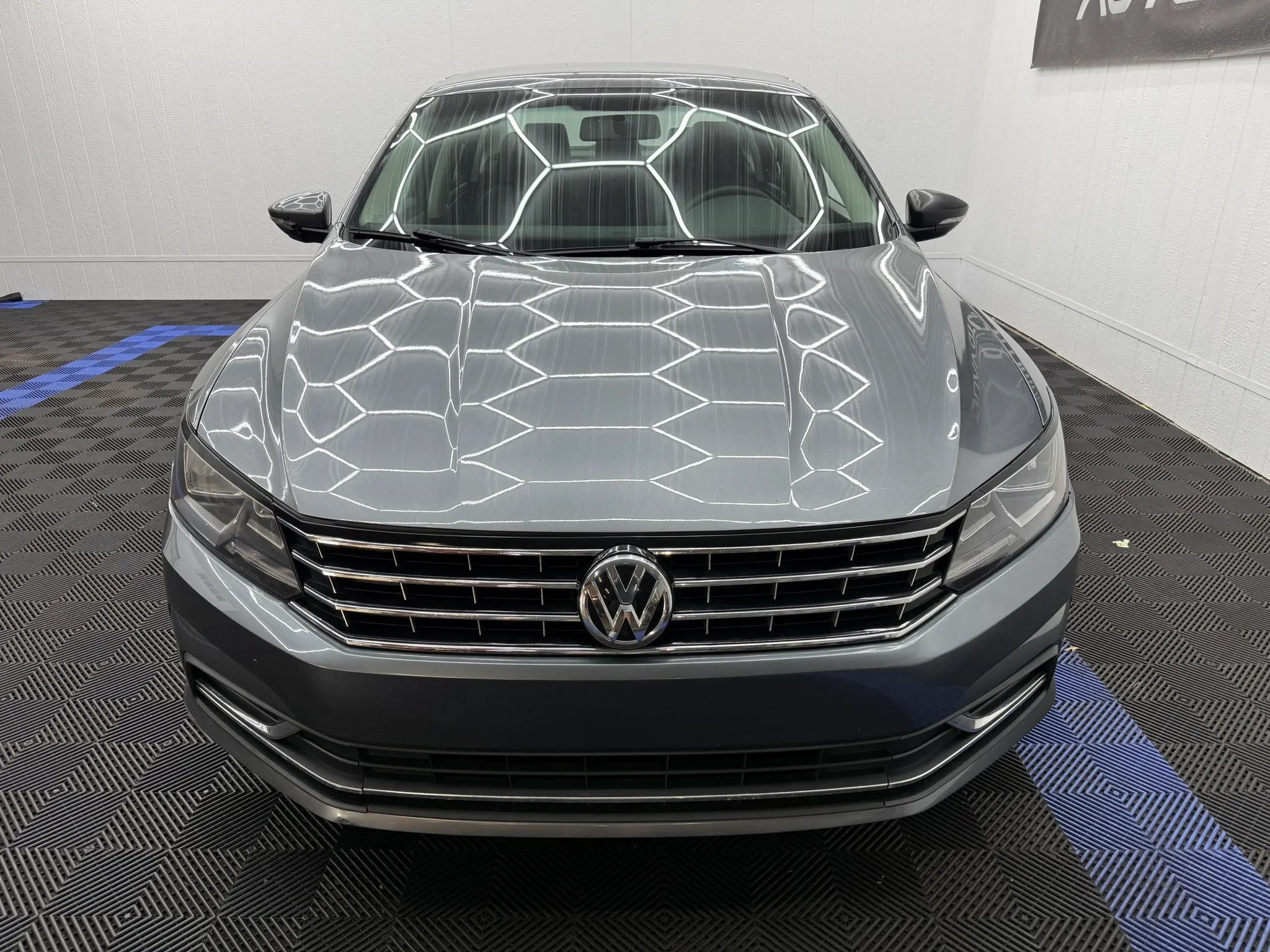 Used 2018 Volkswagen Passat 2.0T FWD image 4
