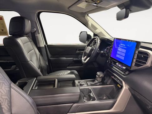 Used 2023 Toyota Tundra Limited AWD/4WD image 16