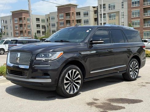 Certified 2024 Lincoln Navigator Reserve AWD/4WD image 9