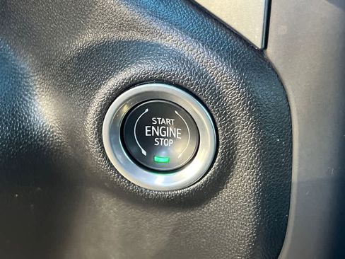 Used 2021 Chevrolet Silverado 1500 RST image 31